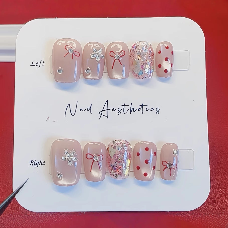 Dekorative Press-On Nagelkunst Karnz