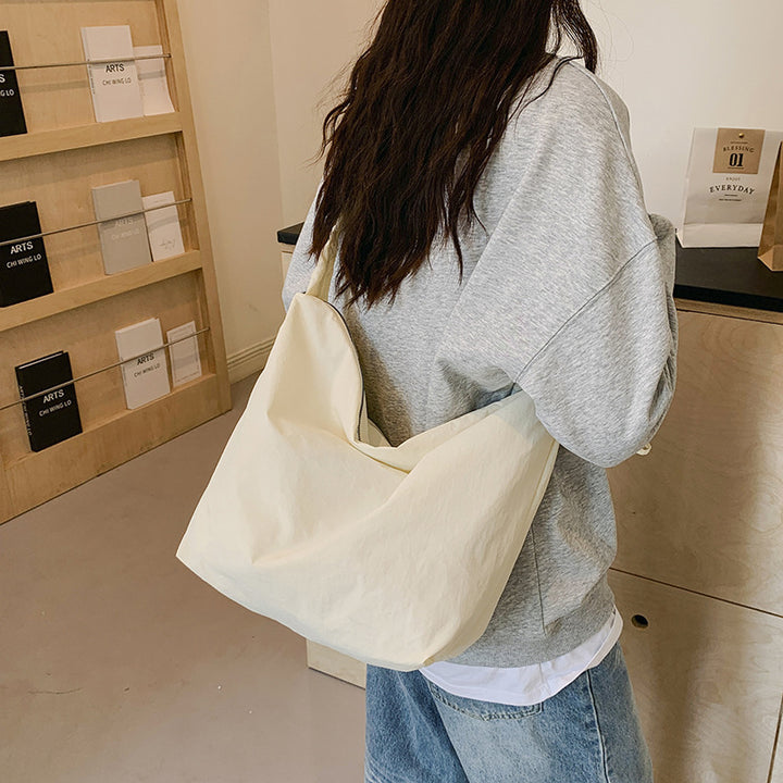 Lässige lässige Hobo-Tasche Karnz