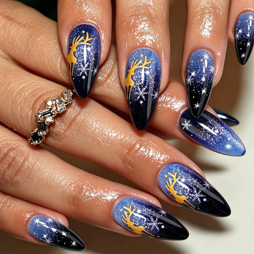 Kunstnägel Im Eleganten Winterdesign mit Funkelnden Akzenten Karnz