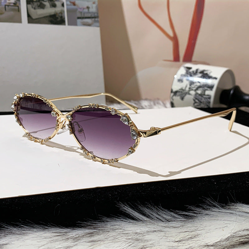 Damen exklusive Sonnenbrille mit funkelndem Strass-Besatz und elegantem Metallrahmen Karnz