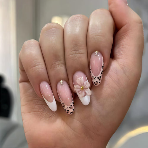 Dekorative Lange Stiletto-Nagelkunst-Verstärkungen Karnz