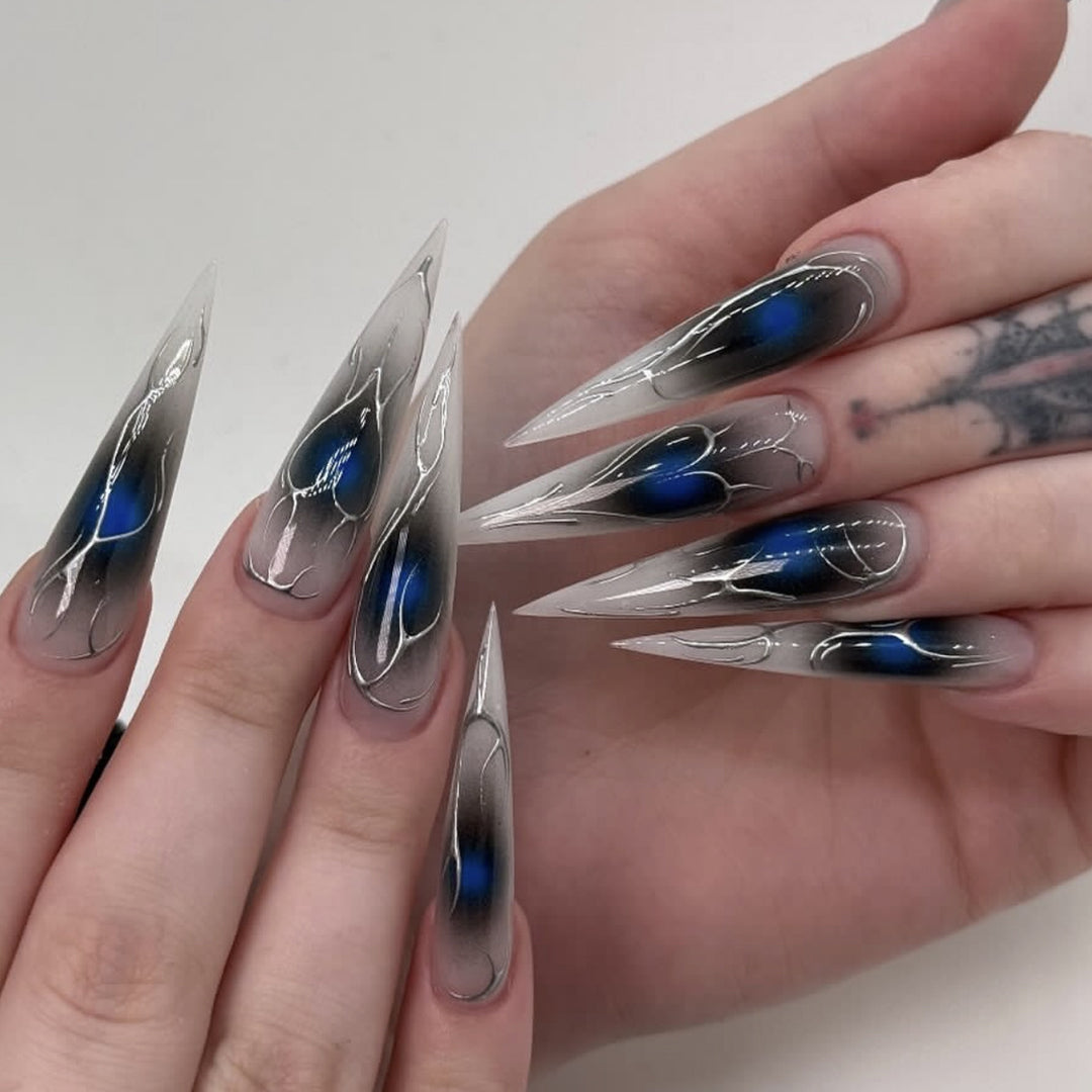 Künstlerische Stiletto-Nagelerweiterungen Karnz