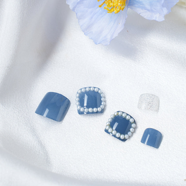 Elegante mit Perlen verzierte Press-On-Nagelset Karnz