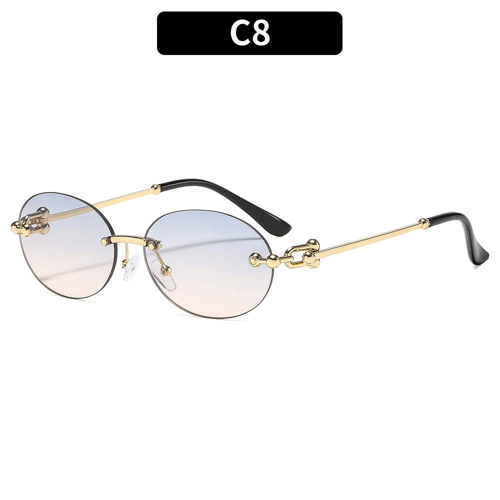 Ovalrahmen-Sonnenbrille mit dekorativen Metallakzenten