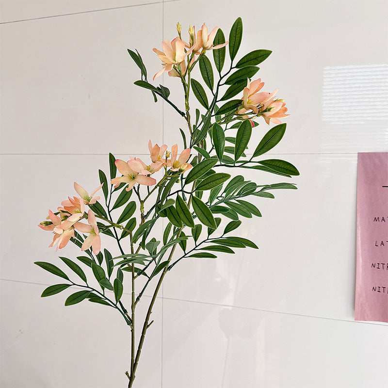 Dekorativer Kunstblütenzweig mit zarten Blüten Karnz