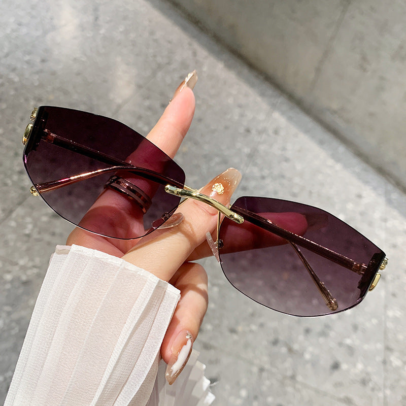 Damen modische Sonnenbrille mit innovativem Schecken-Design Karnz