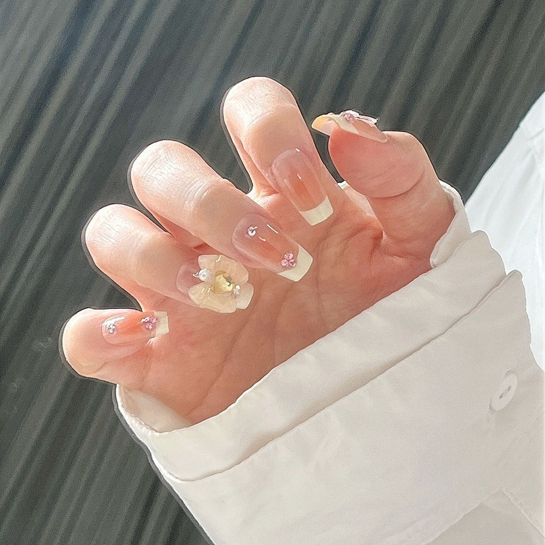 Elegante Nagelpflege Karnz