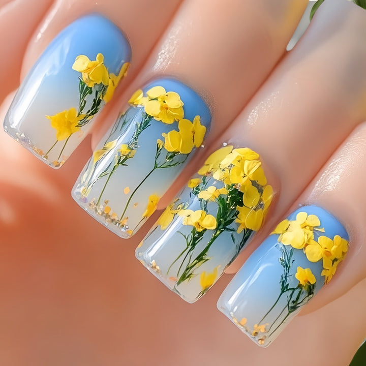 Künstliche Nagelspitzen im floralen Design Karnz