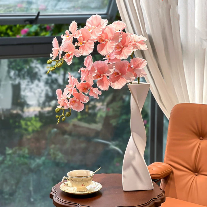 Elegante Orchideenblumenarrangement
