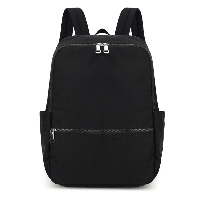 Minimalistischer Rucksack für Reisen
