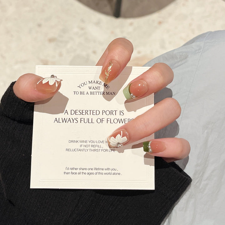 Blumen-inspiriertes Press-On Nagelset Karnz