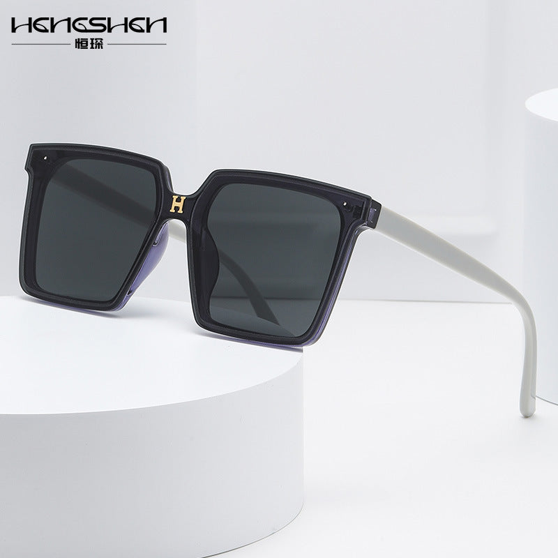 Damen quadratische Sonnenbrille mit elegantem Verlauf Karnz
