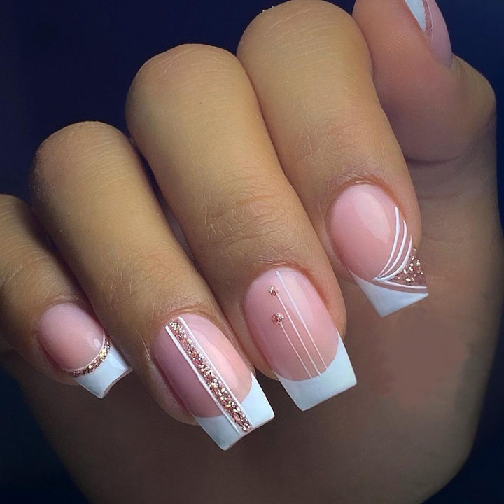 Elegantes French Tip Press-On Nail Art Set Karnz