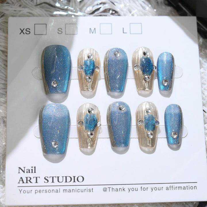 Glitzernde Press-On Nagelkunst Karnz