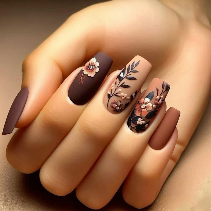 Elegante florale matte Press-On Nägel Karnz
