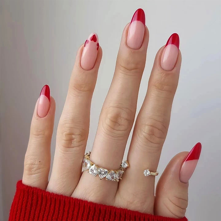 Kreative Herz-Nagelspitzen Karnz