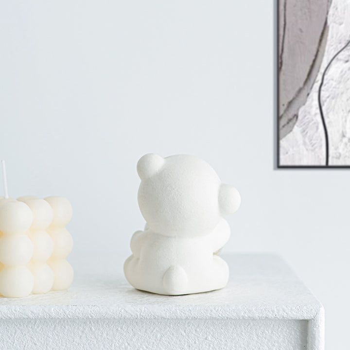Kawaii Bärenfigur mit Herz Karnz