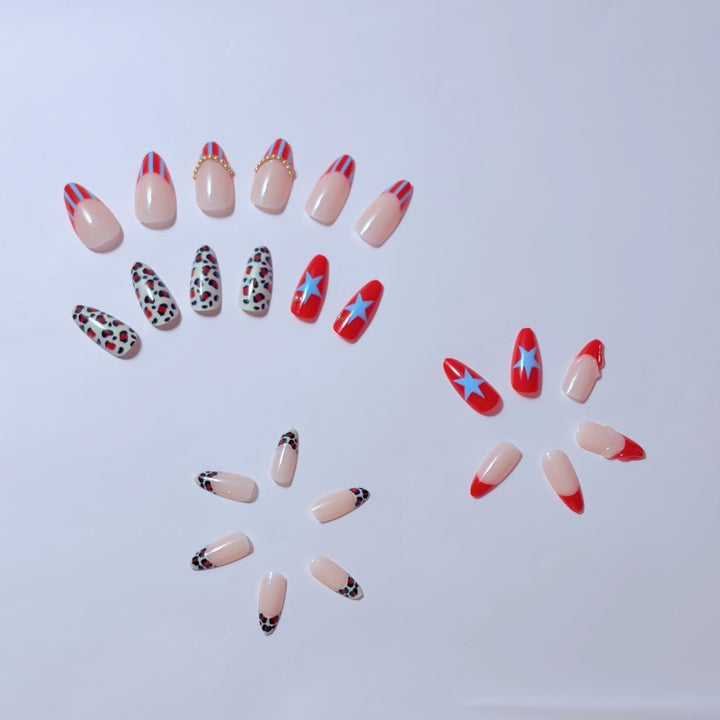 Kunstvolle Nagelspitzen im Retro-Stil Karnz