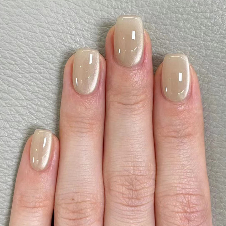 Nagelverlängerungen im eleganten Look Karnz