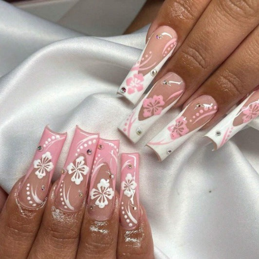 Kunstnagelset mit elegantem Blumen-Design und Kristallverzierungen Karnz