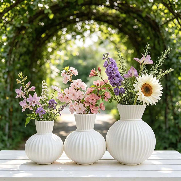 Elegante gerippte Keramikvase Karnz