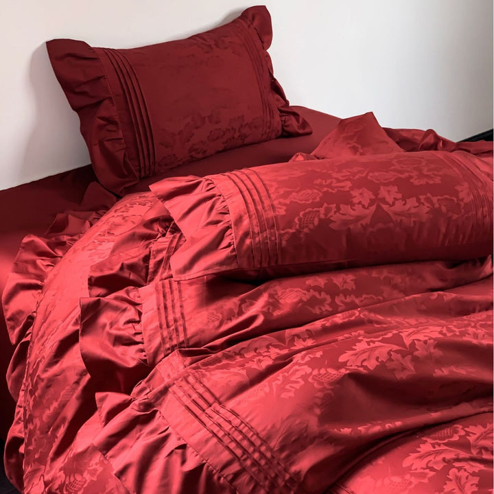 Luxuriöses Bettwäsche-Set aus Satin mit Volant und Jacquard-Detail Karnz