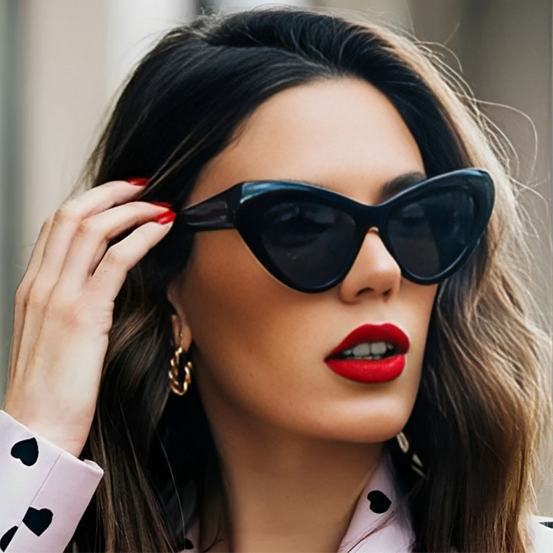 Damen Cat-Eye Sonnenbrille im markanten Design Karnz