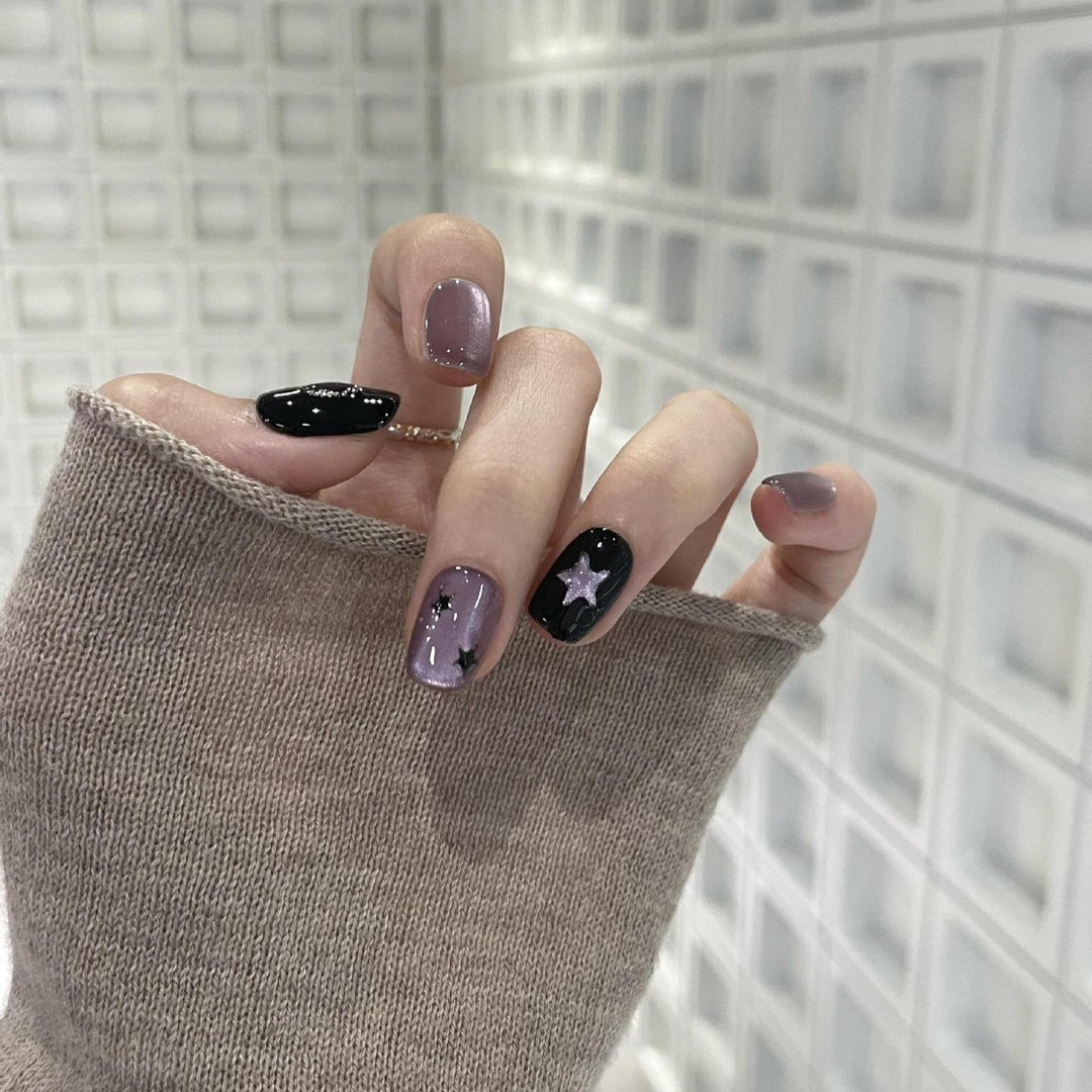 Kunstnägel mit Stilvollem Sternendesign Karnz