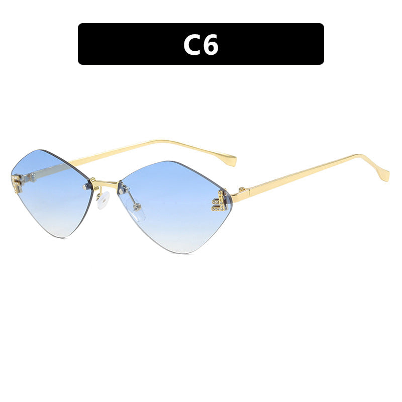 Damen geometrische Sonnenbrille im extravaganten Design mit gradienten Gläsern Karnz