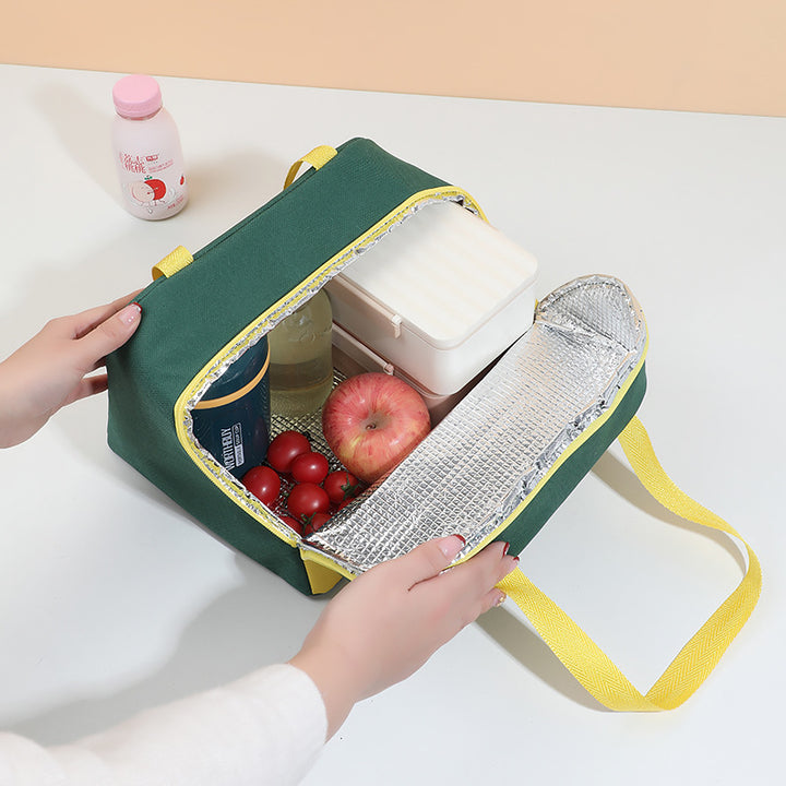 Niedliche cartoonisolierte Lunch-Tasche