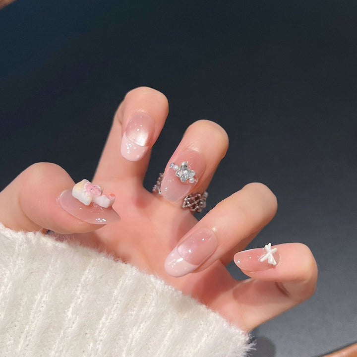 Elegantes Floral Verziertes Press-On Nagelset Karnz