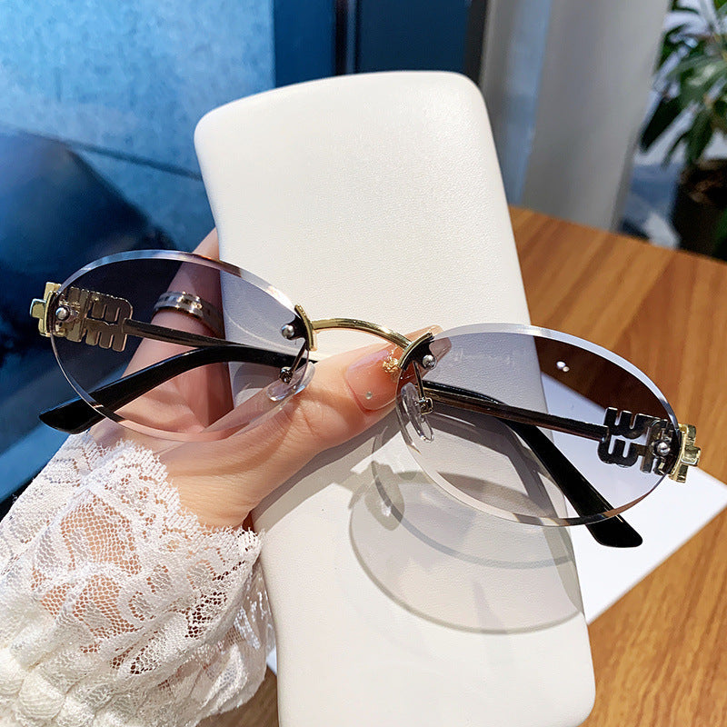 Damen modische Sonnenbrille im eleganten ovalen Design Karnz