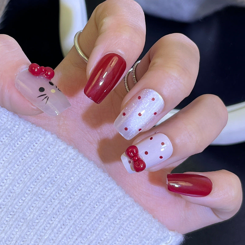 Glamouröses Press-On Nagelkunst-Set mit stylishen Edelstein-Akzenten Karnz