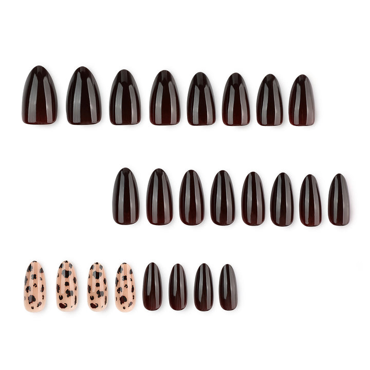 Kunstvolle Nagelverlängerungen mit elegantem Tierdesign Karnz