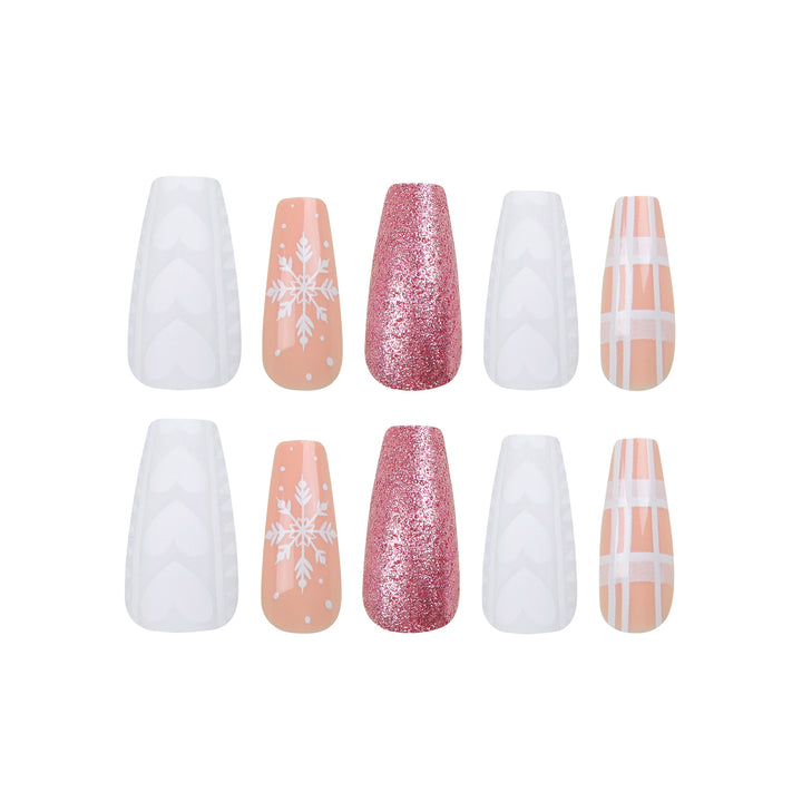 Kunstvolle Nagelverlängerungen mit festlichem Glitter-Design Karnz