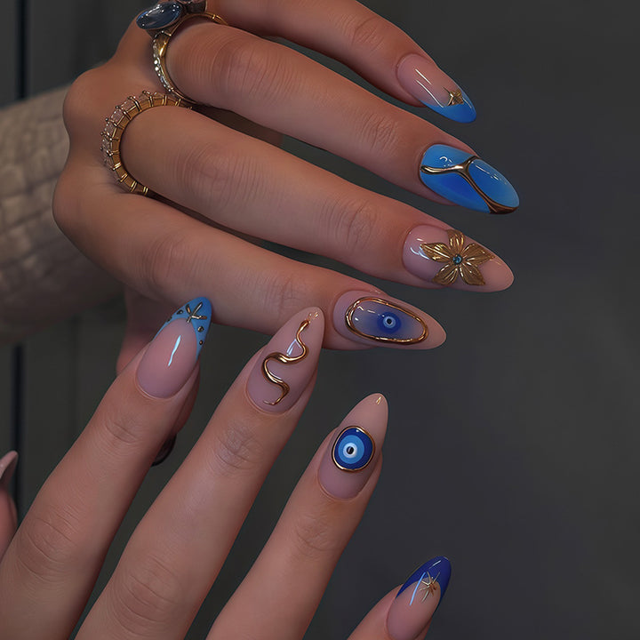 Künstlerische Press-On Nagelkunst Kollektion Karnz