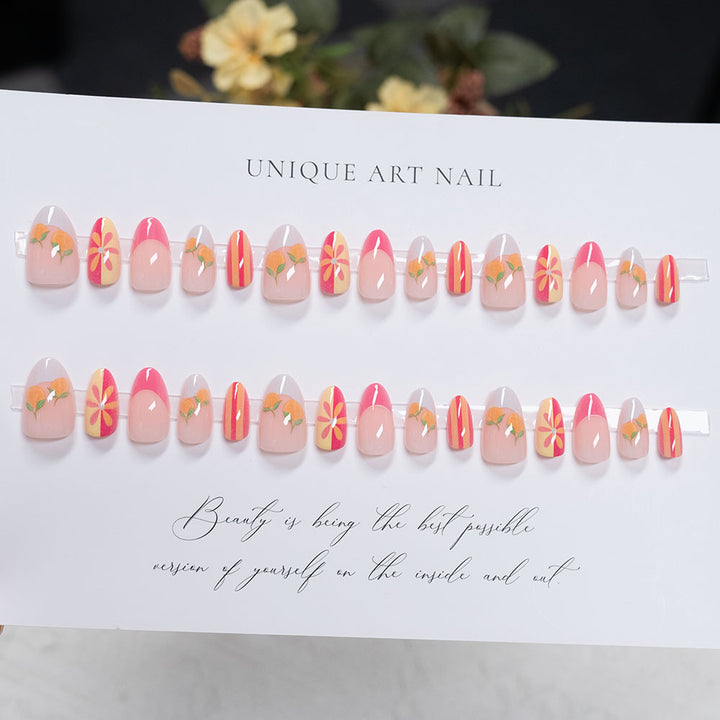 Künstlerisches, blumeninspiriertes Press-On-Nagelset