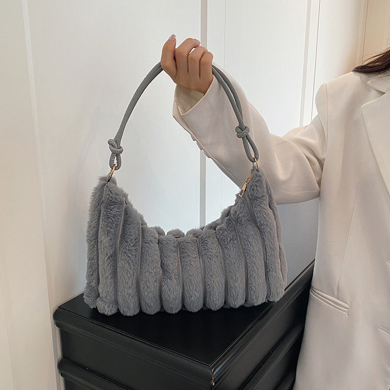 Luxuriöse Kunstfell Hobo-Tasche Karnz