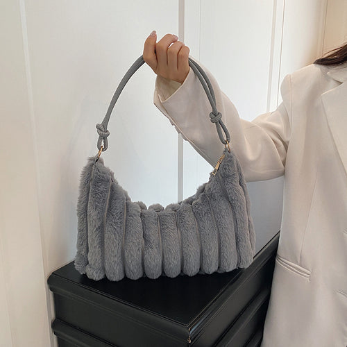 Luxuriöse Kunstfell Hobo-Tasche Karnz