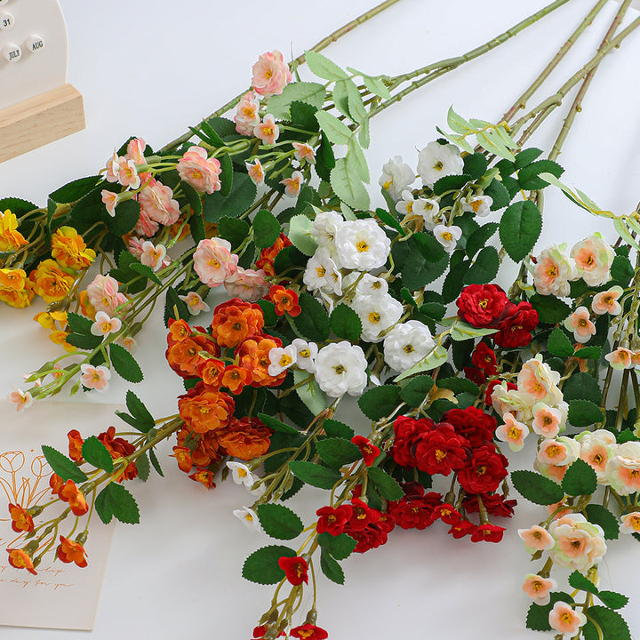 Künstlicher Zweig mit dekorativen Blumen Karnz