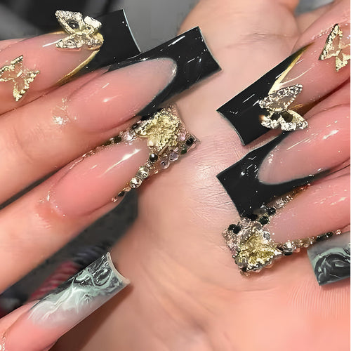 Dekorative Lange Press-On-Nagelset mit Schmuckakzenten Karnz