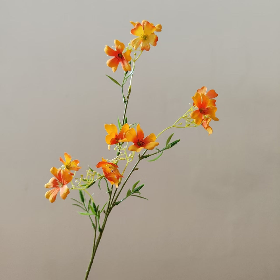 Lebensnahe tropische Blumenstängel