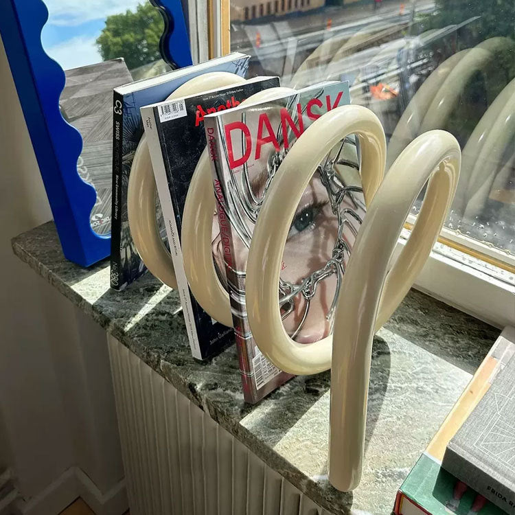 Abstrakte dekorative skulpturale Stütze