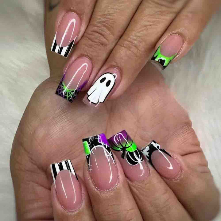 Halloween-inspirierte Press-On Nagelkunst Karnz