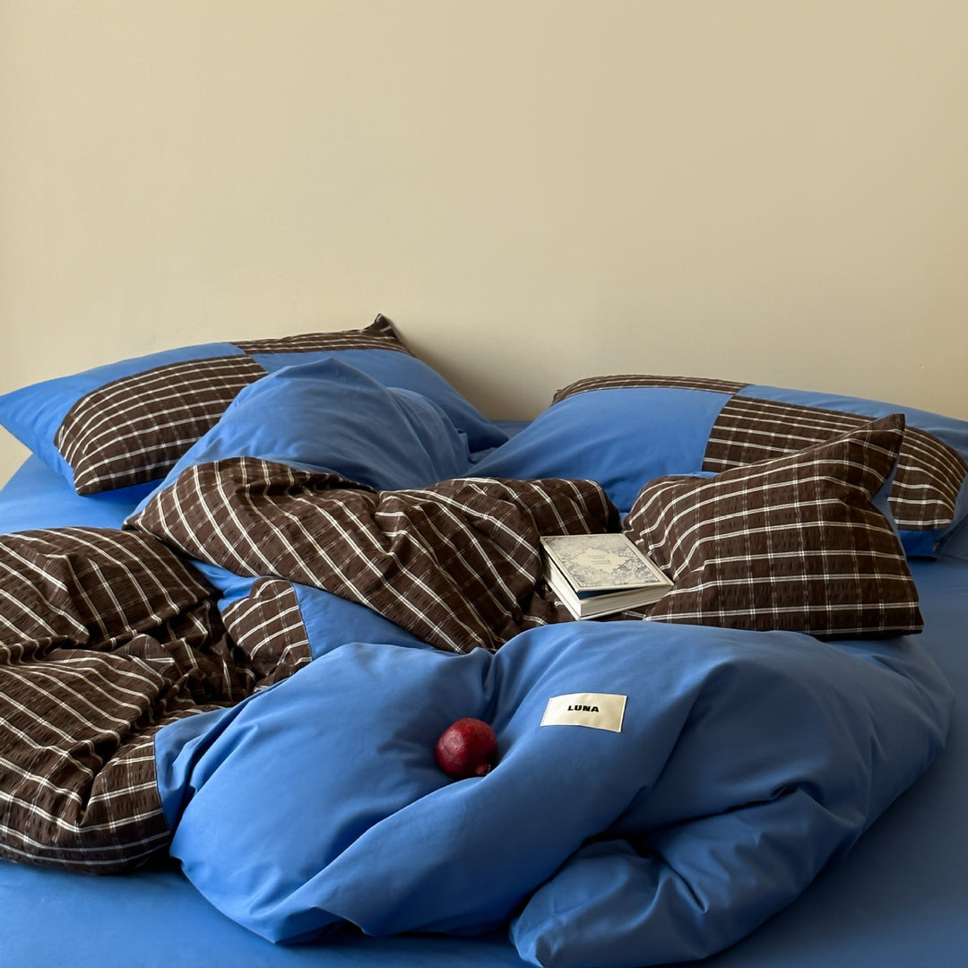 Luxuriöses Baumwoll-Bettwäsche-Set mit Karomuster und Kissenbezügen