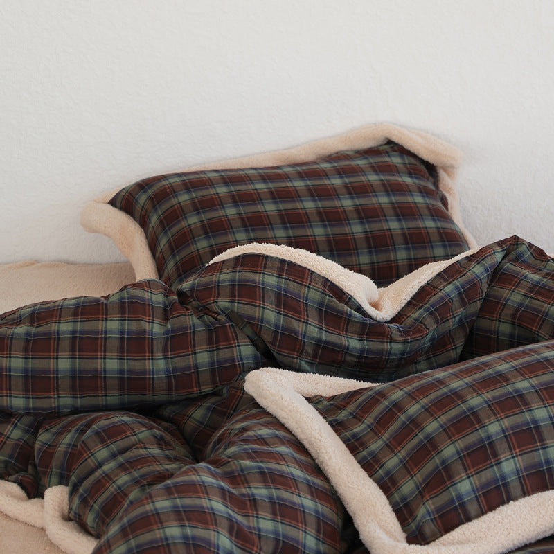 Bettwäsche-Set aus kuscheligem kariertem Flanell mit Teddyfleece-Kante