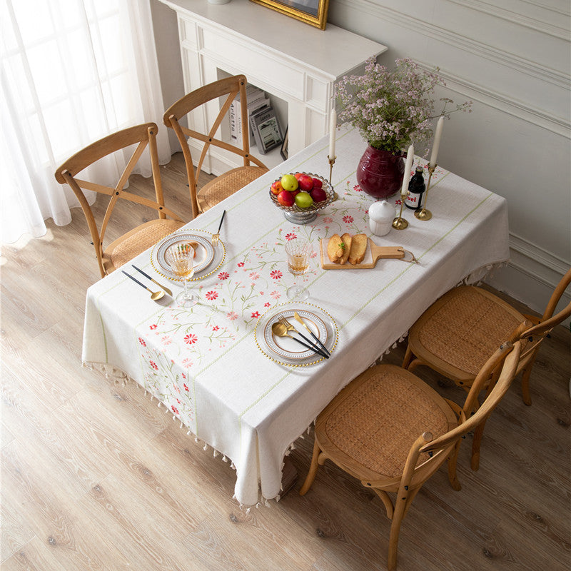 Bestickte Tischdecke