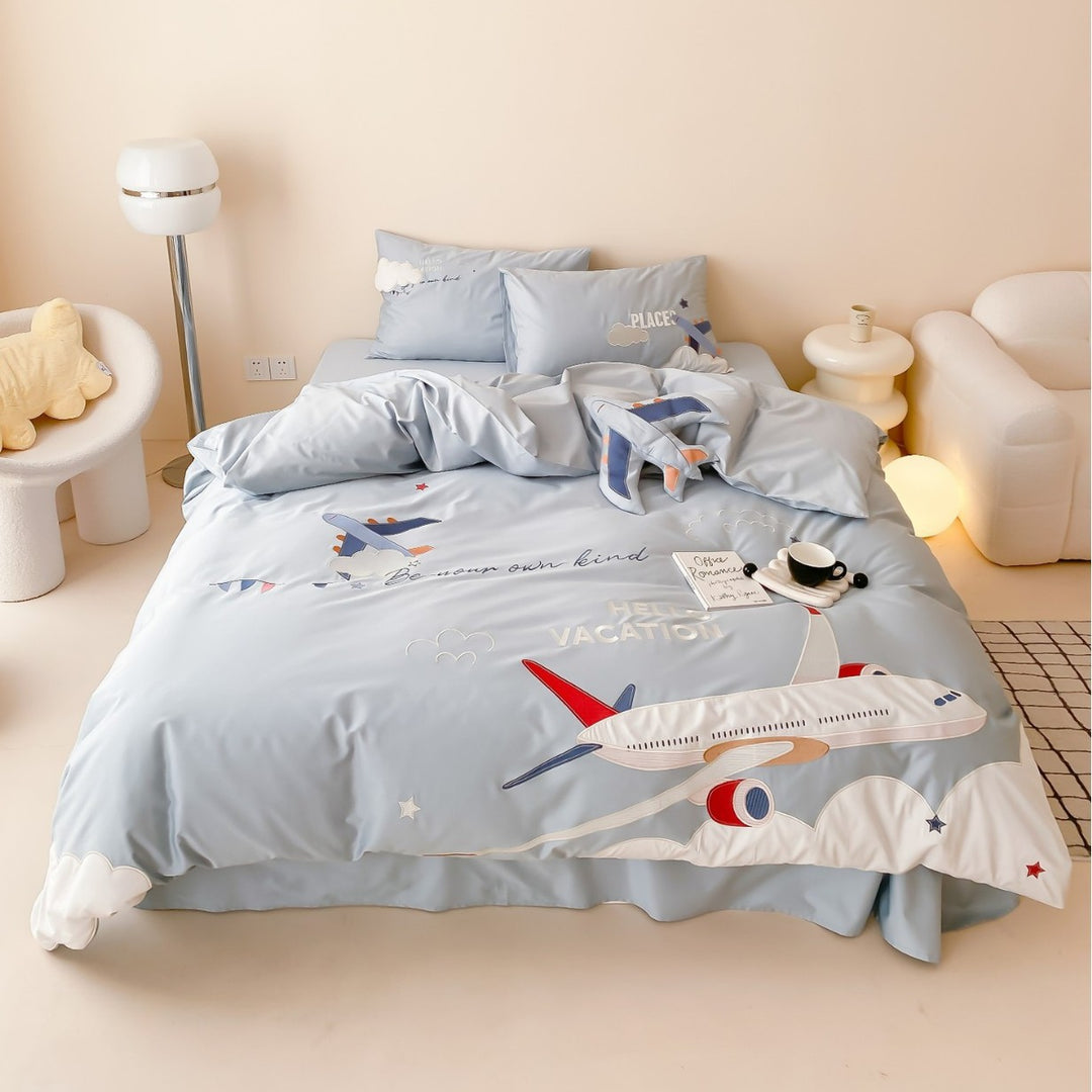 Kinder-Bettwäsche-Set mit verspieltem Flugzeug-Motiv aus Baumwollsatin