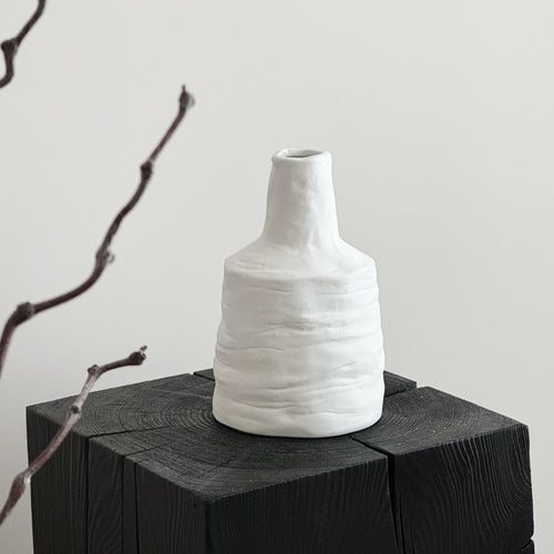 Strukturierte Keramik Kunstvase