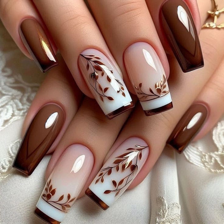 Kunstvolle Nagelverzierungen mit 3D-Motiven Karnz